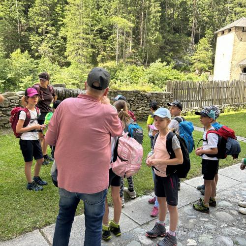 Kinder mit Hermann Klapeer
