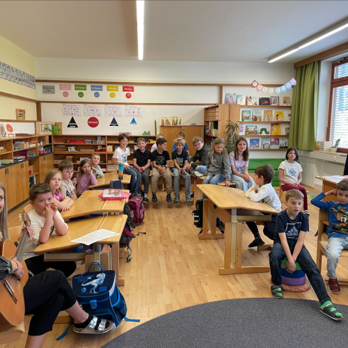 Gruppenfoto Spendenübergabe Jugendrotkreuz
