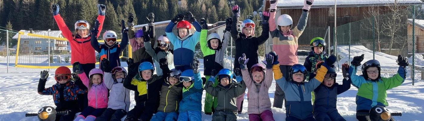 Gruppenfoto Eislaufen