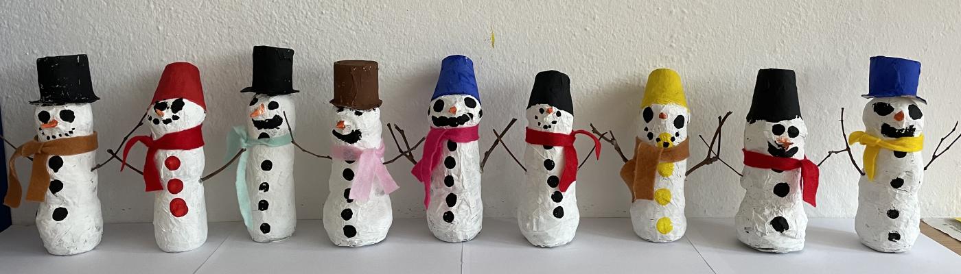 Schneemann aus Pappmache