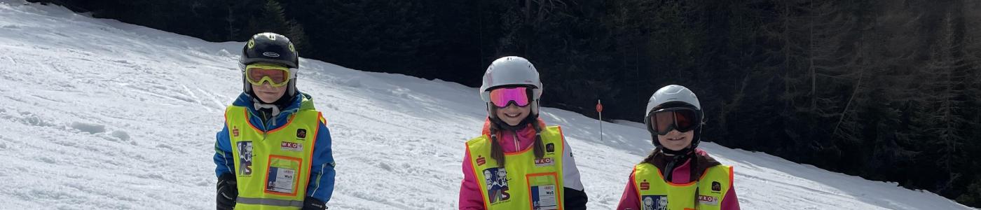 3 Kinder auf der Piste