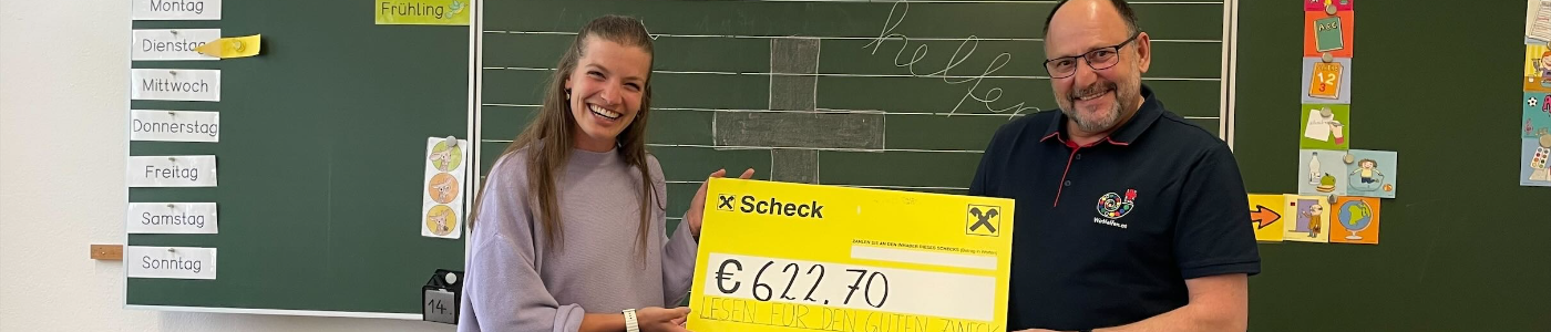 Spendenübergabe Jugendrotkreuz_Matthäa und Harald