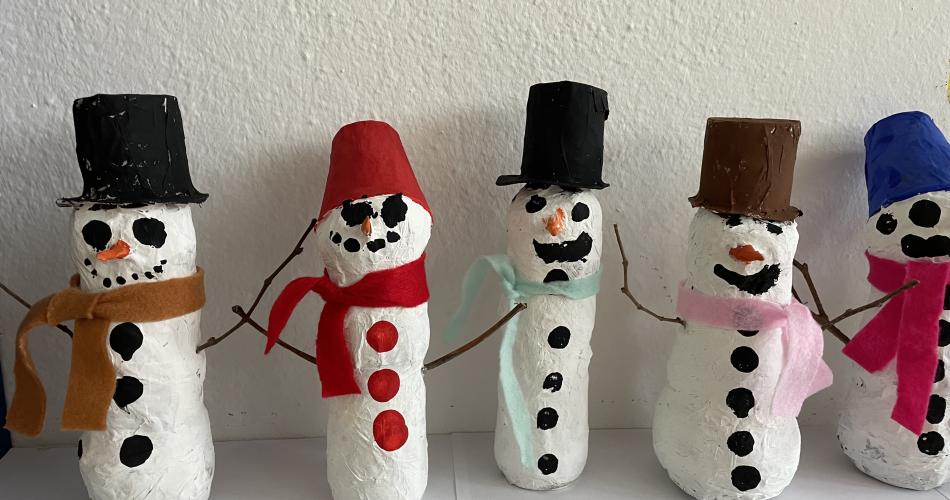 Schneemann aus Pappmache
