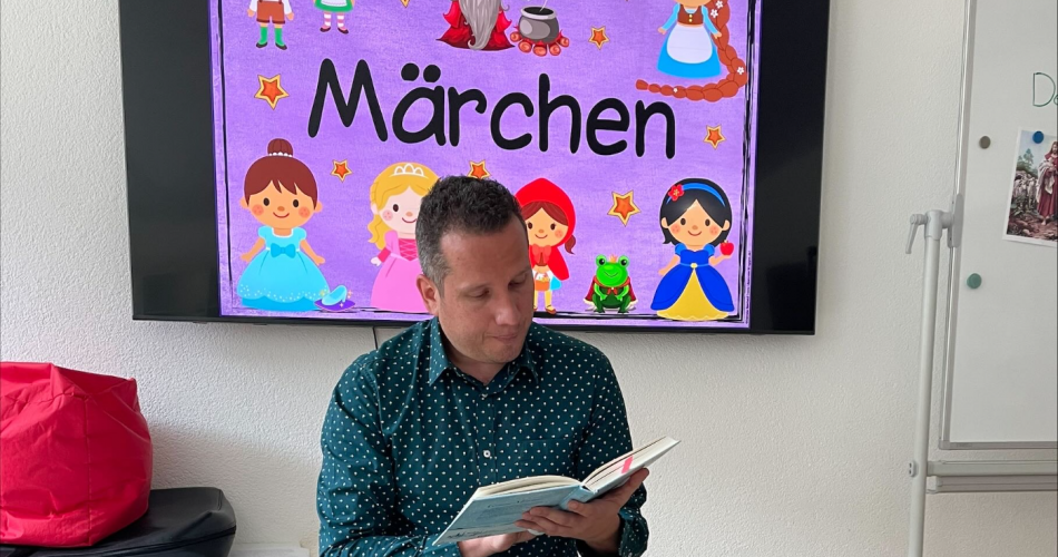Bürgermeister beim Vorlesen